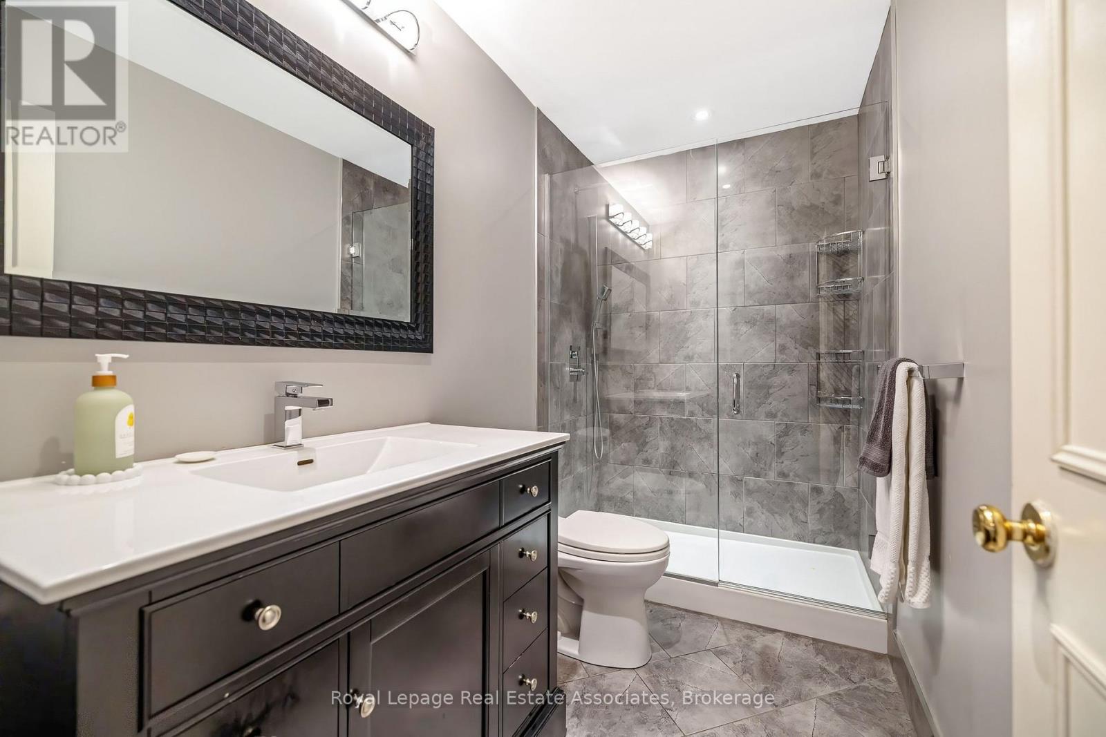 16 Cotswold Court, Halton Hills, Ontario  L7G 5E5 - Photo 29 - W13154438