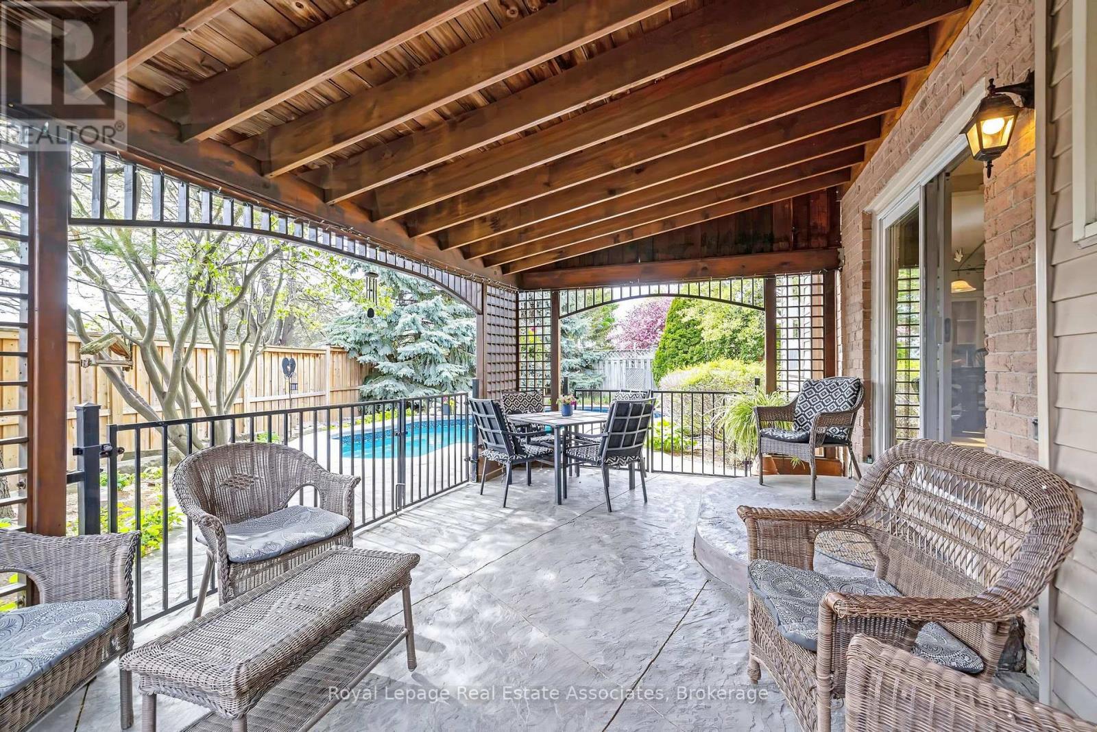 16 Cotswold Court, Halton Hills, Ontario  L7G 5E5 - Photo 32 - W13154438