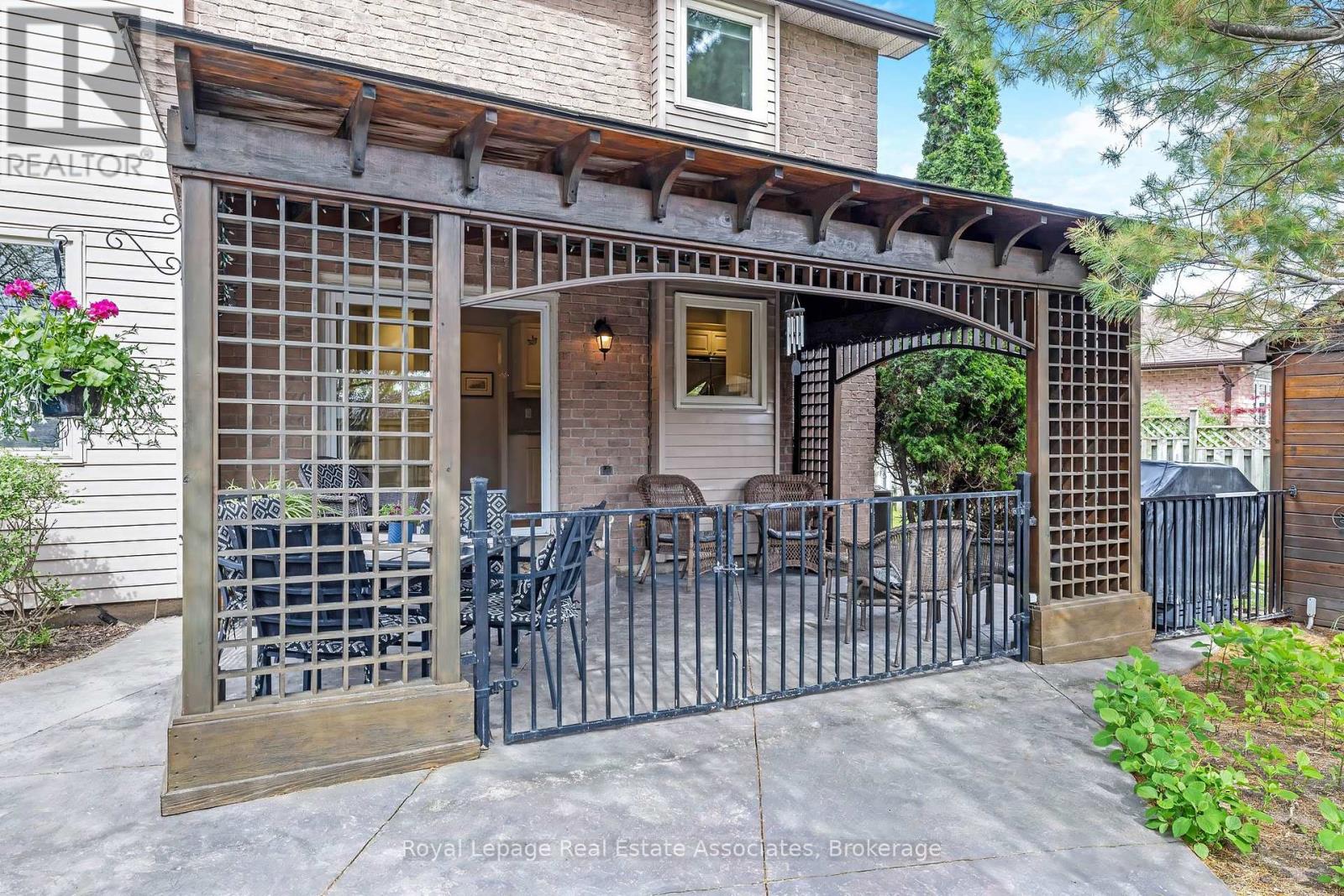 16 Cotswold Court, Halton Hills, Ontario  L7G 5E5 - Photo 36 - W13154438