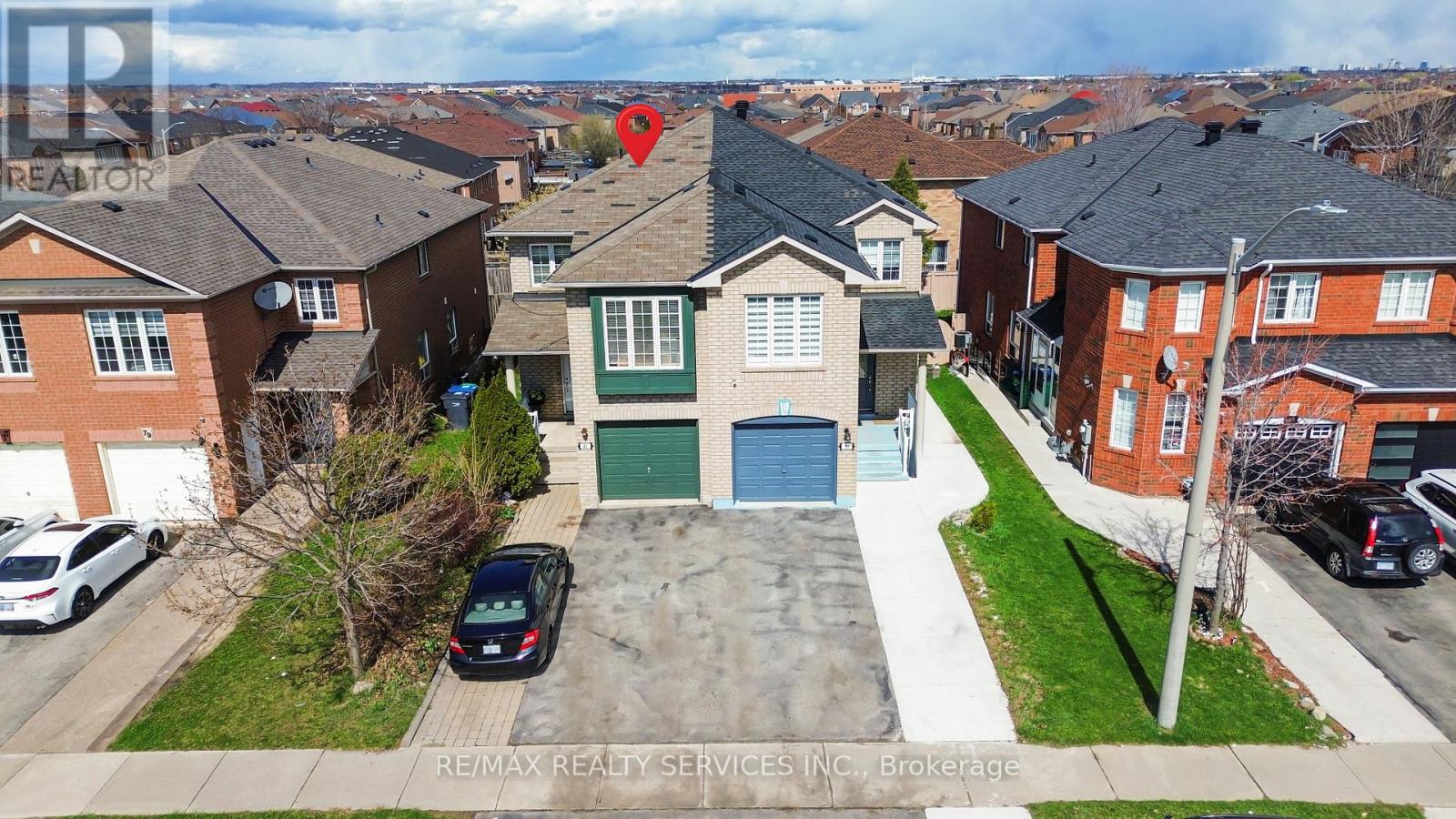 81 Roadmaster Lane, Brampton, Ontario  L7A 3A8 - Photo 1 - W13154458