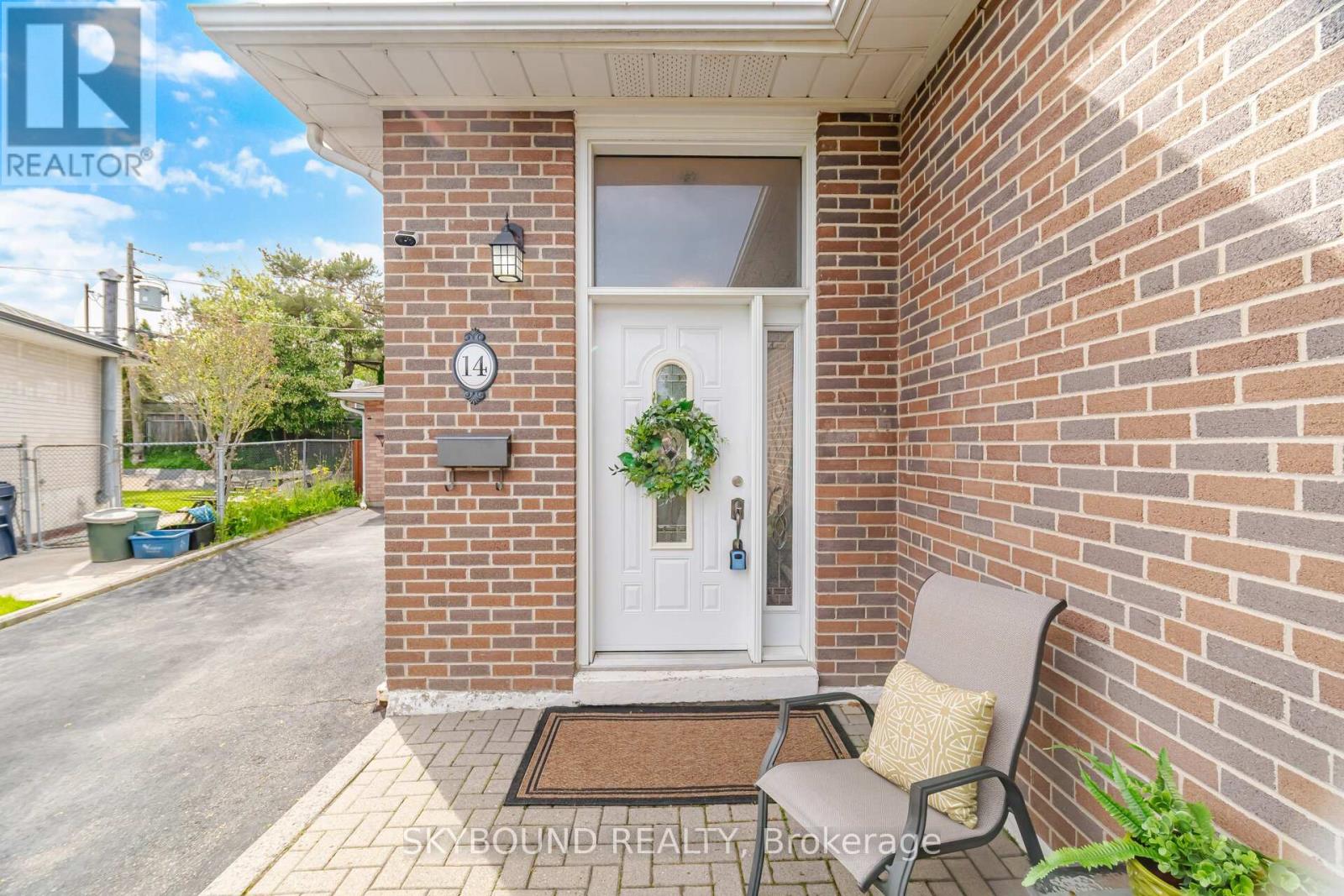 14 Monet Avenue, Toronto, Ontario M9C 3N7 - Photo 4 - W13154654