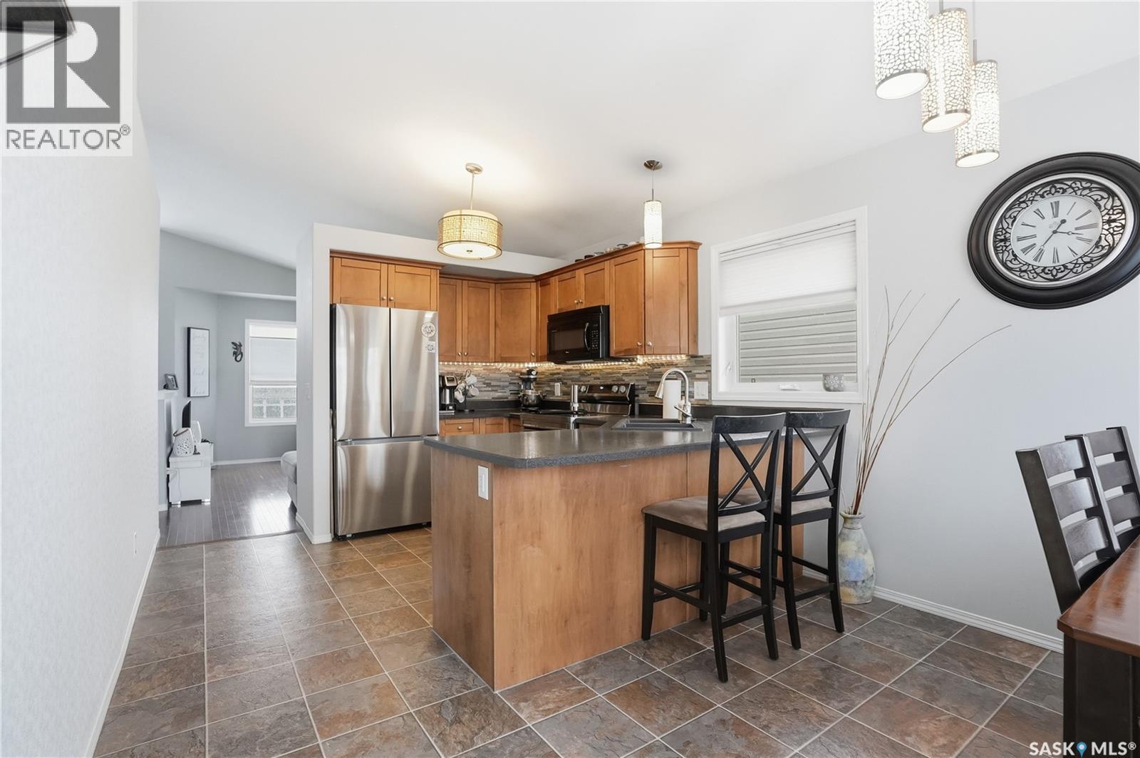 232 Enns Crescent, Martensville, Saskatchewan  S0K 0A2 - Photo 11 - SK036573