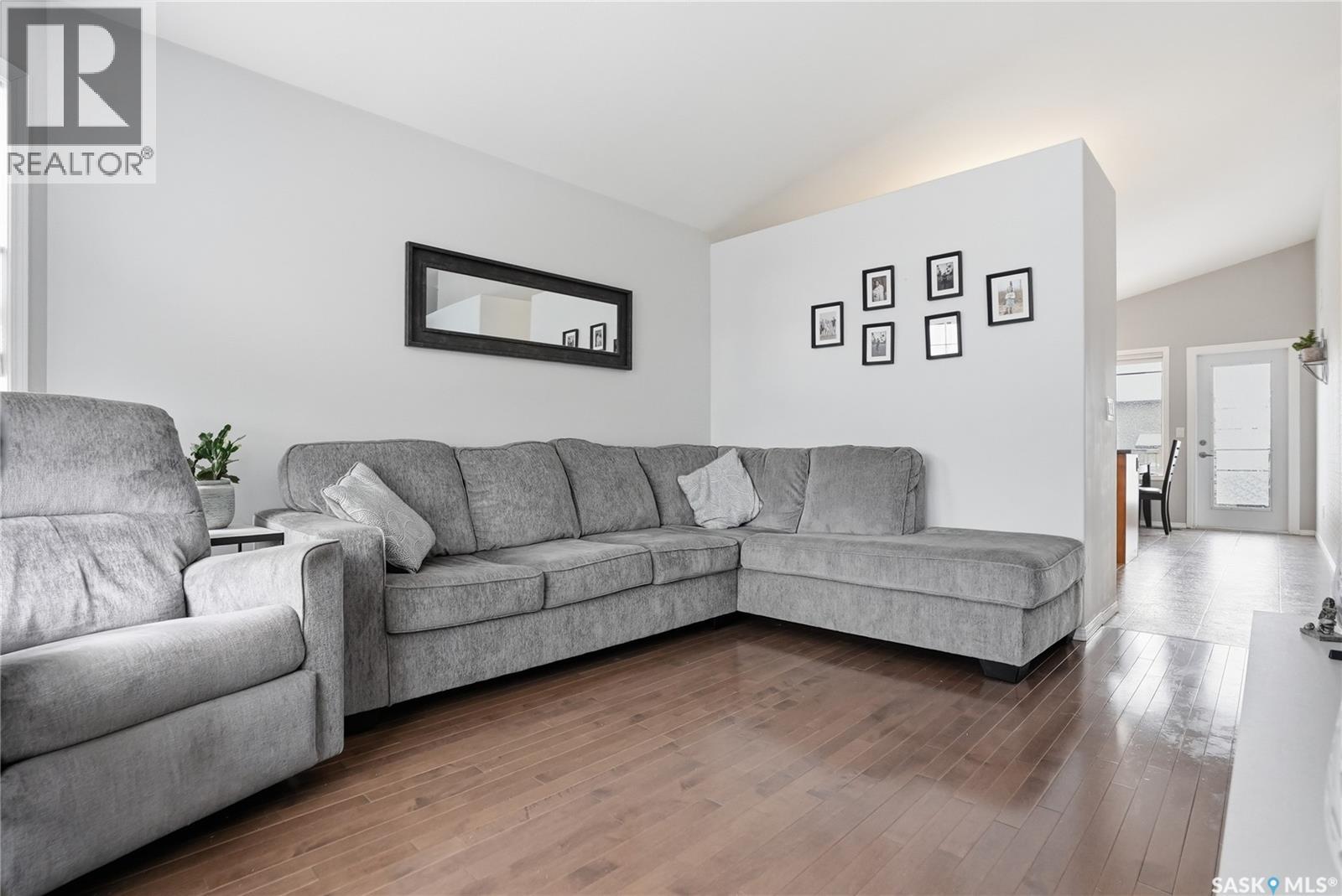232 Enns Crescent, Martensville, Saskatchewan  S0K 0A2 - Photo 4 - SK036573