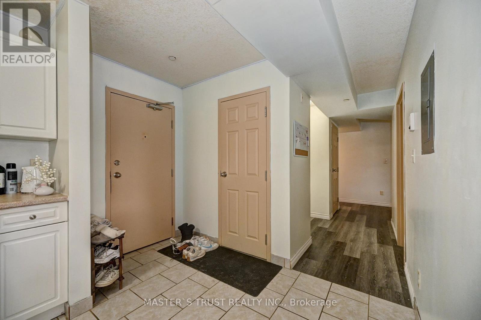 Unit 12 - 81 Columbia Street W, Waterloo, Ontario  N2L 3K7 - Photo 4 - X13154518