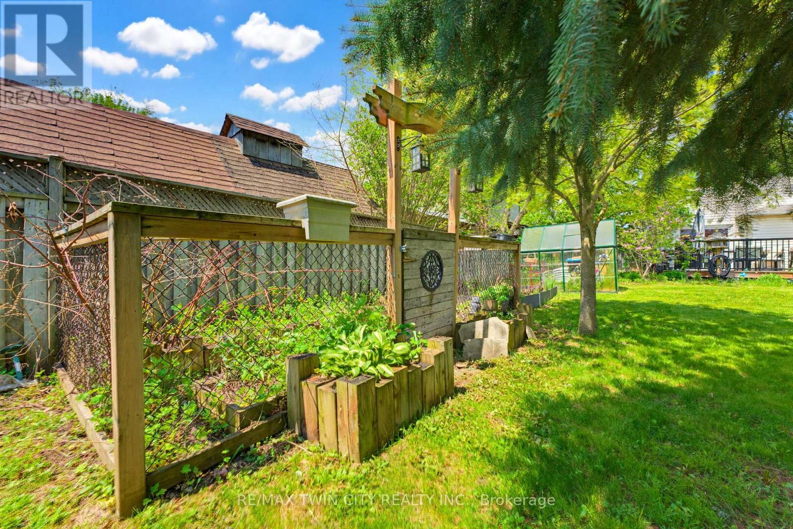 219 Inglis Street, North Dumfries, Ontario  N0B 1E0 - Photo 33 - X13154594