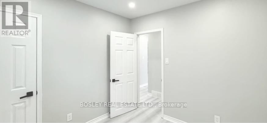 100 Fairway Road N, Kitchener, Ontario  N2A 2N5 - Photo 3 - X13154632
