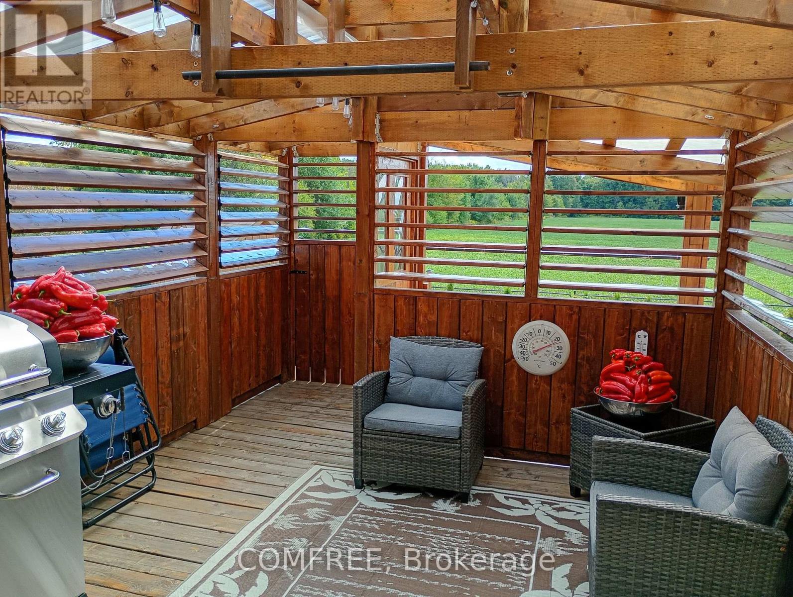 35 Tanya Drive, Southwest Middlesex, Ontario  N0L 1M0 - Photo 18 - X12940524
