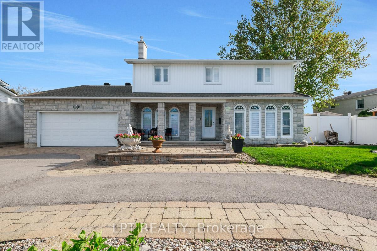 624 Pleasant Park Road, Ottawa, Ontario  K1H 5N5 - Photo 1 - X12997494
