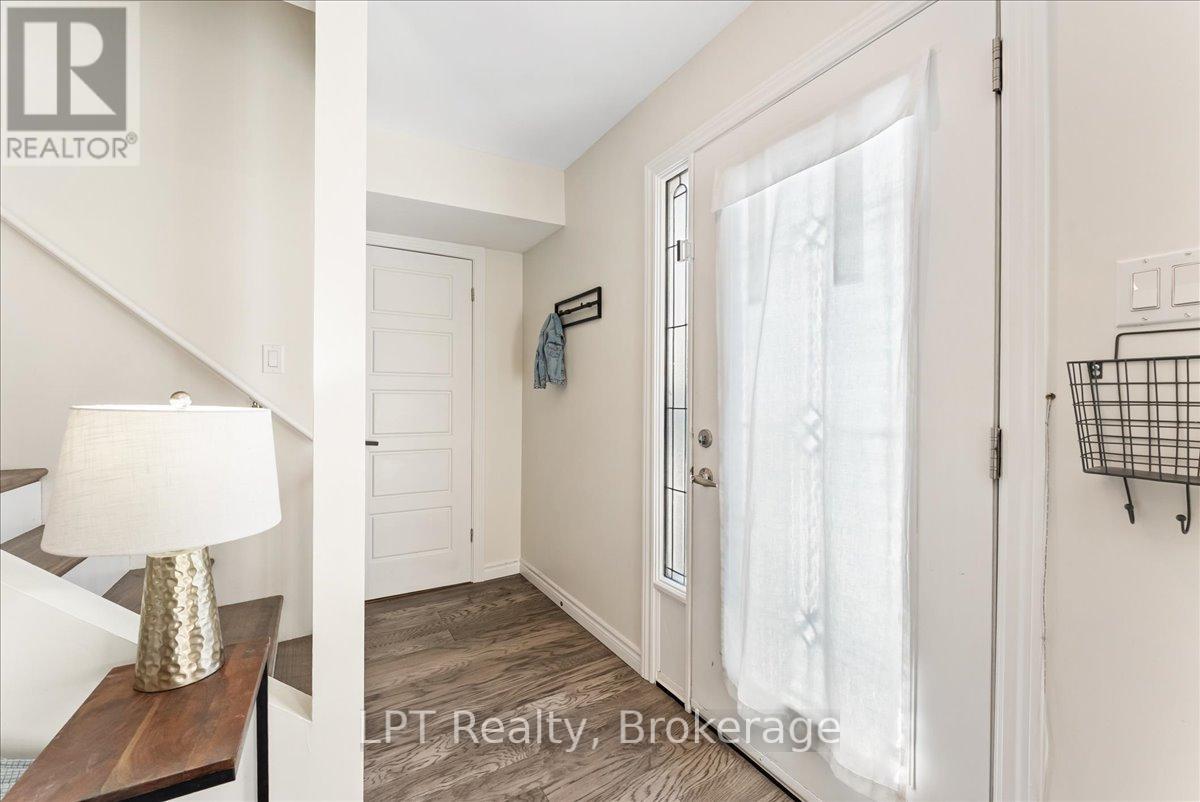 154 Beach Road, Georgina, Ontario  L4P 2L7 - Photo 4 - N13154986