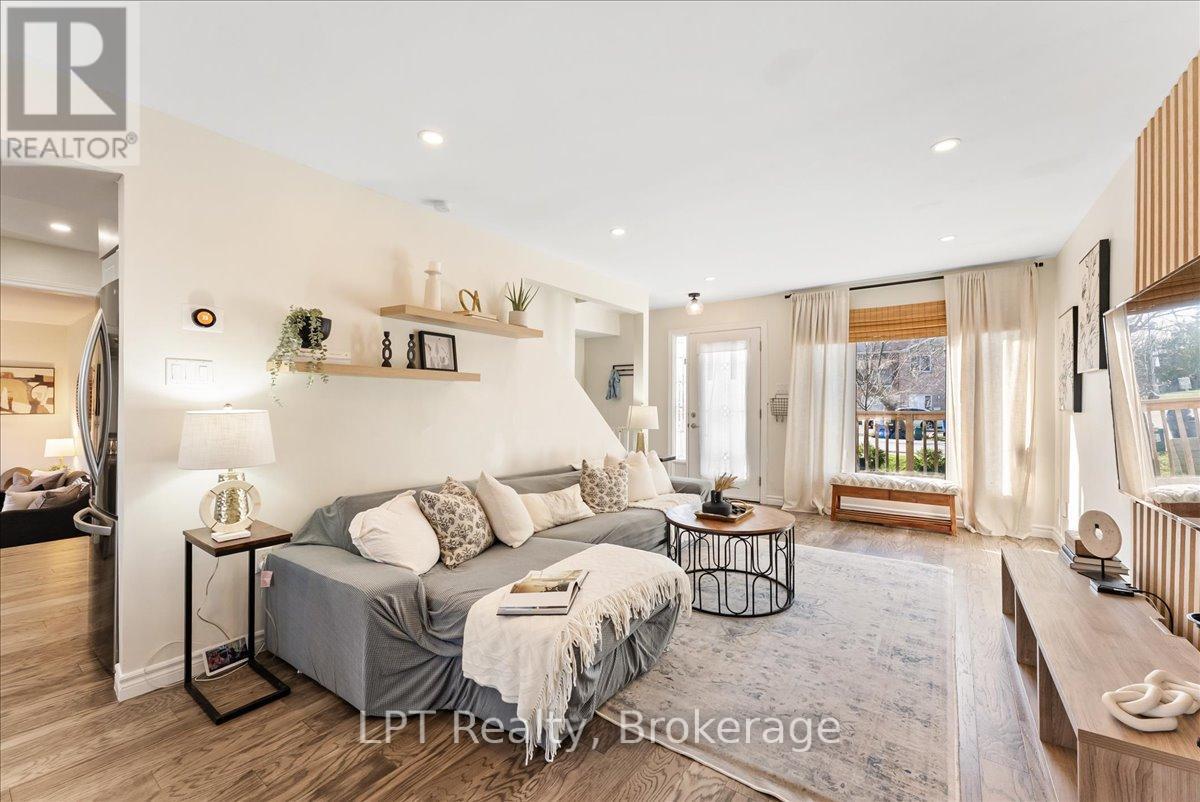 154 Beach Road, Georgina, Ontario  L4P 2L7 - Photo 8 - N13154986
