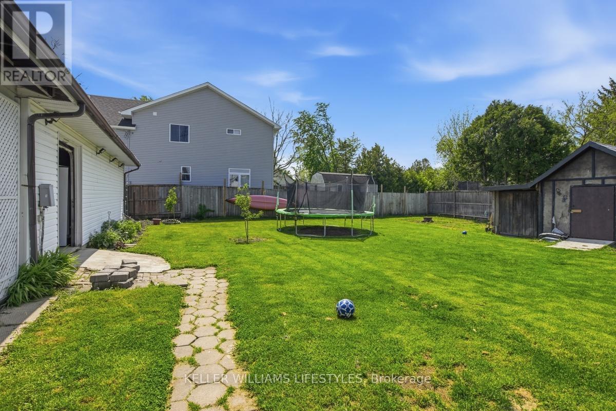 1969 Elizabeth Street, Strathroy-Caradoc, Ontario  N0L 1T0 - Photo 11 - X13155066
