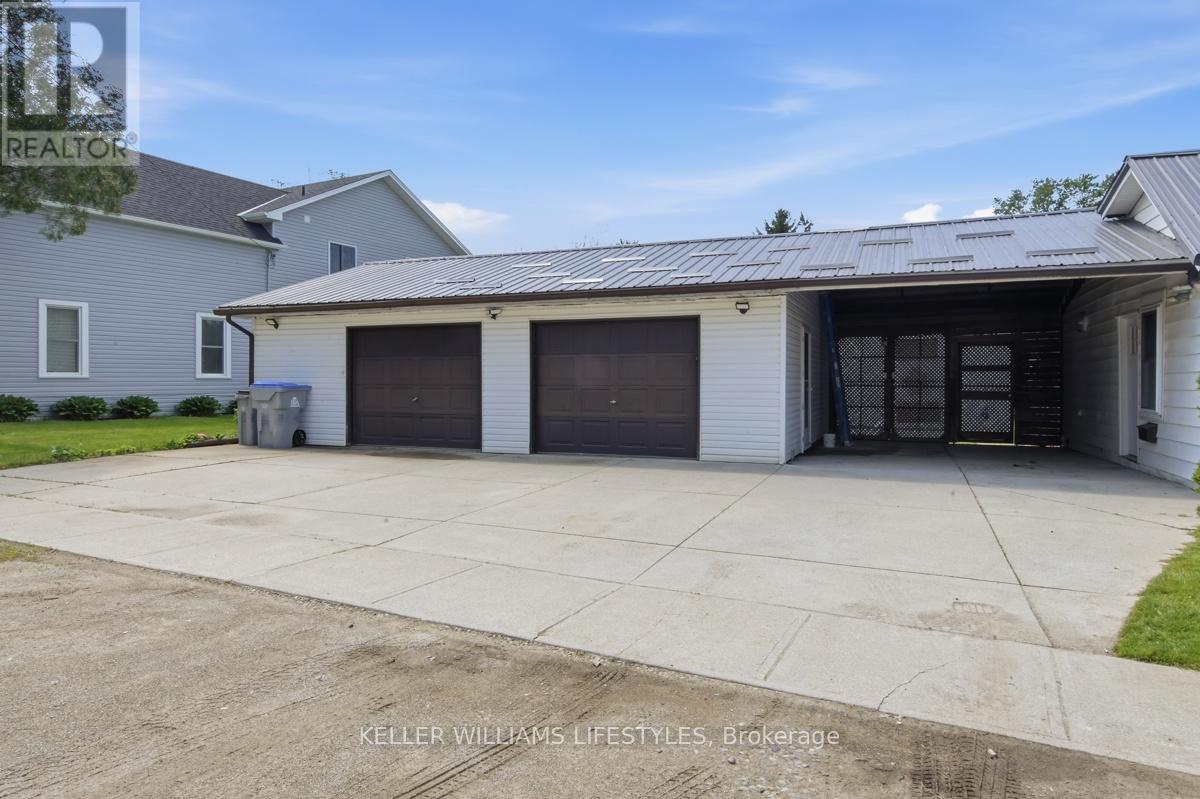 1969 Elizabeth Street, Strathroy-Caradoc, Ontario  N0L 1T0 - Photo 2 - X13155066