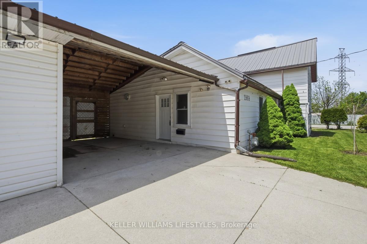 1969 Elizabeth Street, Strathroy-Caradoc, Ontario  N0L 1T0 - Photo 3 - X13155066