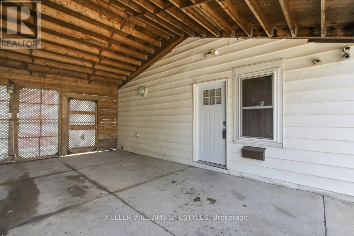 1969 Elizabeth Street, Strathroy-Caradoc, Ontario  N0L 1T0 - Photo 4 - X13155066