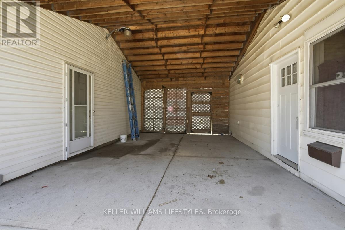 1969 Elizabeth Street, Strathroy-Caradoc, Ontario  N0L 1T0 - Photo 5 - X13155066