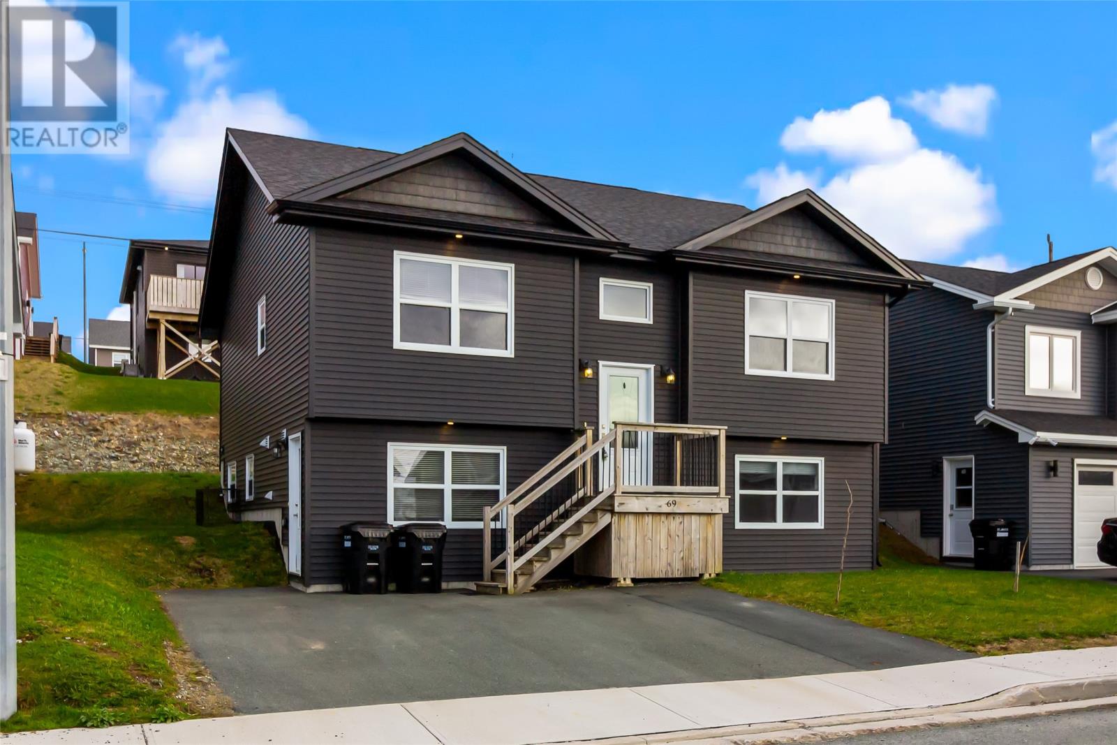 69 Maurice Putt Crescent, St. John's, Newfoundland & Labrador  A1B 0S3 - Photo 2 - 1297798