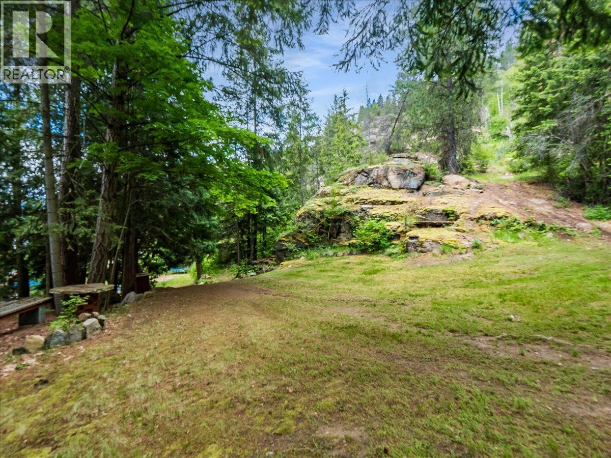 2927 Upper Levels Road, Robson, British Columbia V0G 1X0 - Photo 82 - 10387650