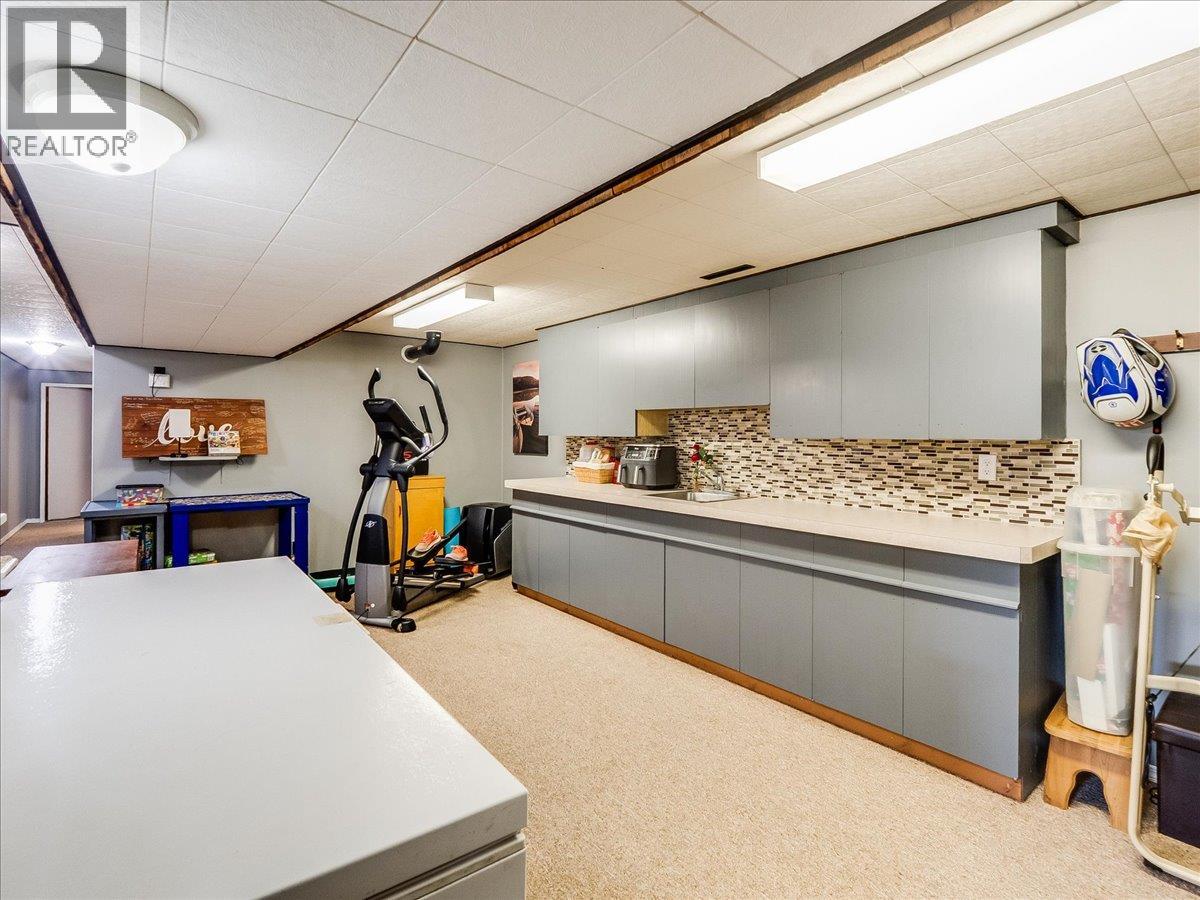 2927 Upper Levels Road, Robson, British Columbia V0G 1X0 - Photo 64 - 10387650