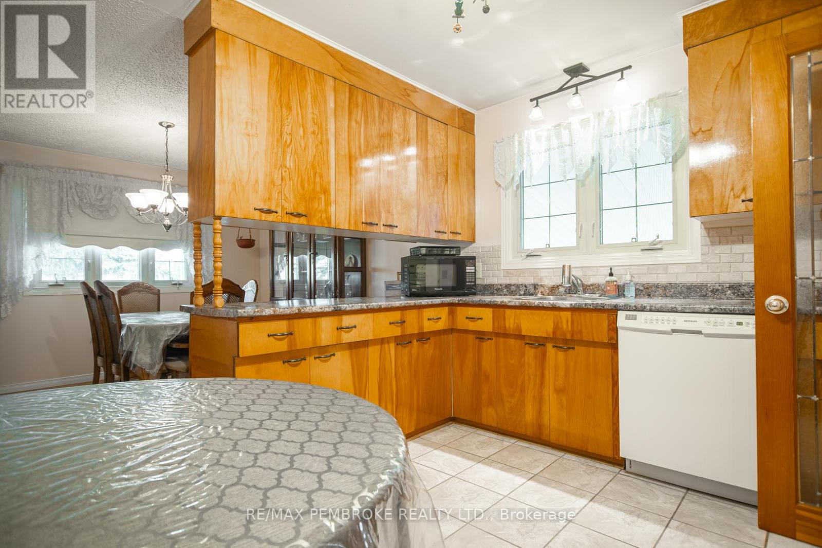 784 Mackay Street, Pembroke, Ontario  K8A 1H2 - Photo 4 - X13154966