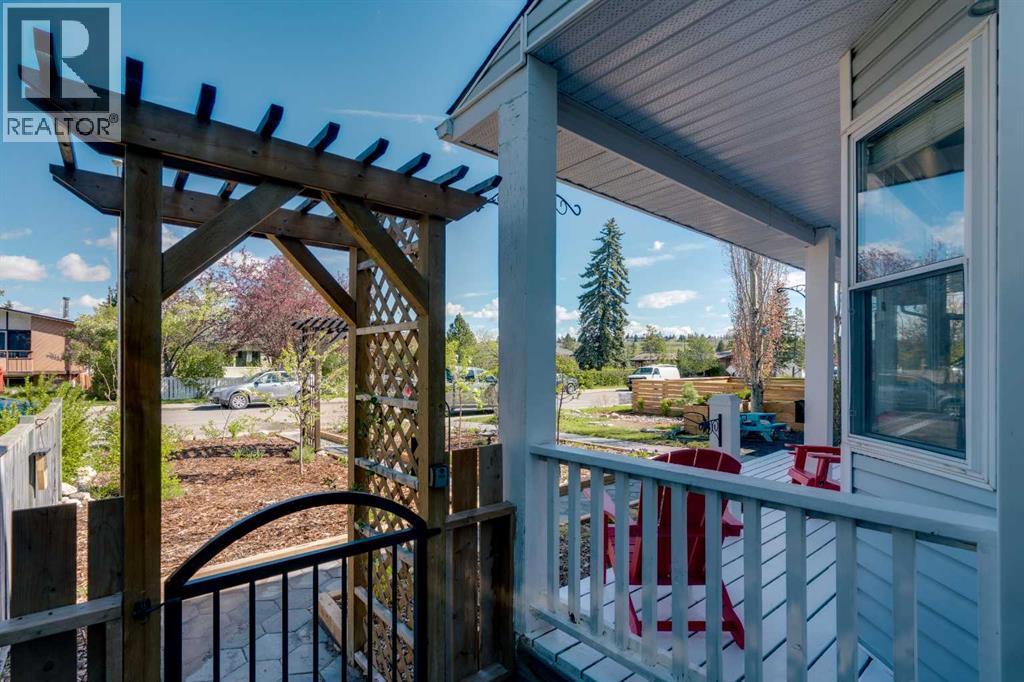 7911 47 Avenue Nw, Calgary, Alberta  T3B 1Z2 - Photo 3 - A2312227