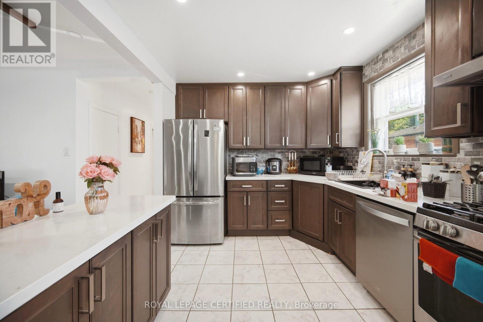 57 Brisco Street, Brampton, Ontario  L6V 1X1 - Photo 11 - W13137380