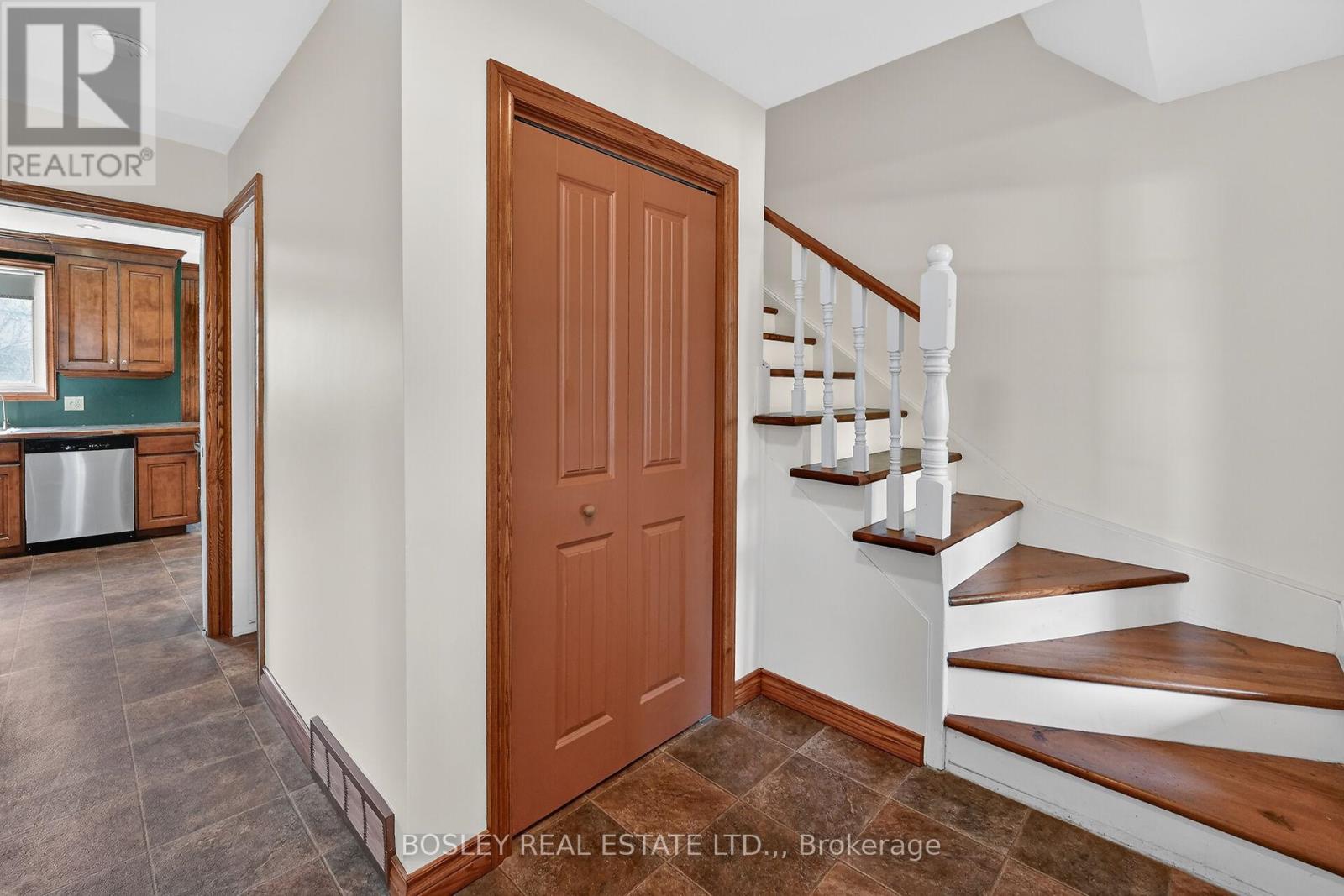 15 Upper Canada Drive, Niagara-On-The-Lake (Town), Ontario L0S 1J0 - Photo 3 - X13155064