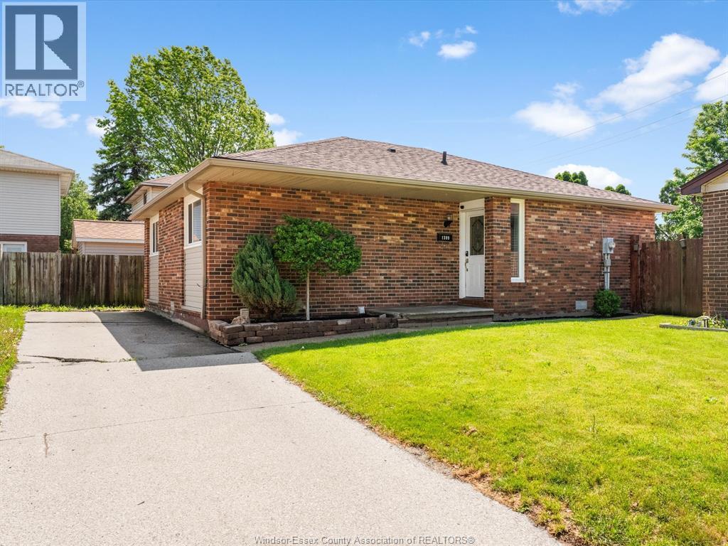 MLS# 26011715: 1399 COPPERFIELD PLACE, Windsor, Canada