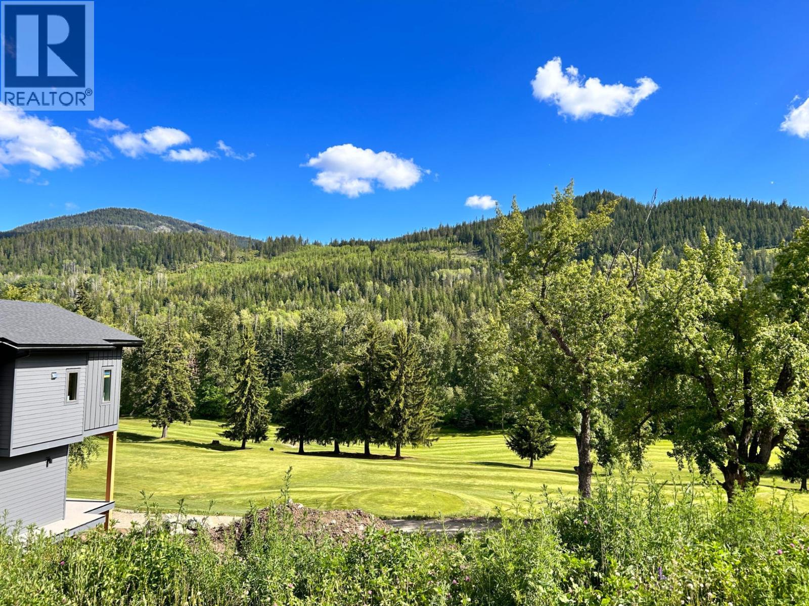 445 Copper Road, Rossland, British Columbia  V0G 1Y0 - Photo 1 - 10377485