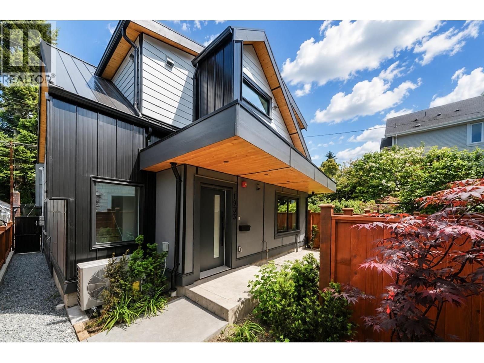 1933 E 4th Avenue, Vancouver, British Columbia  V5N 1K3 - Photo 1 - R3125738