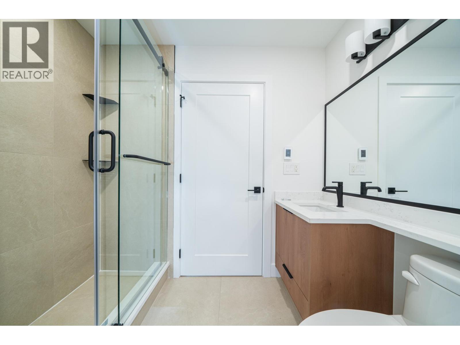 1933 E 4th Avenue, Vancouver, British Columbia  V5N 1K3 - Photo 4 - R3125738