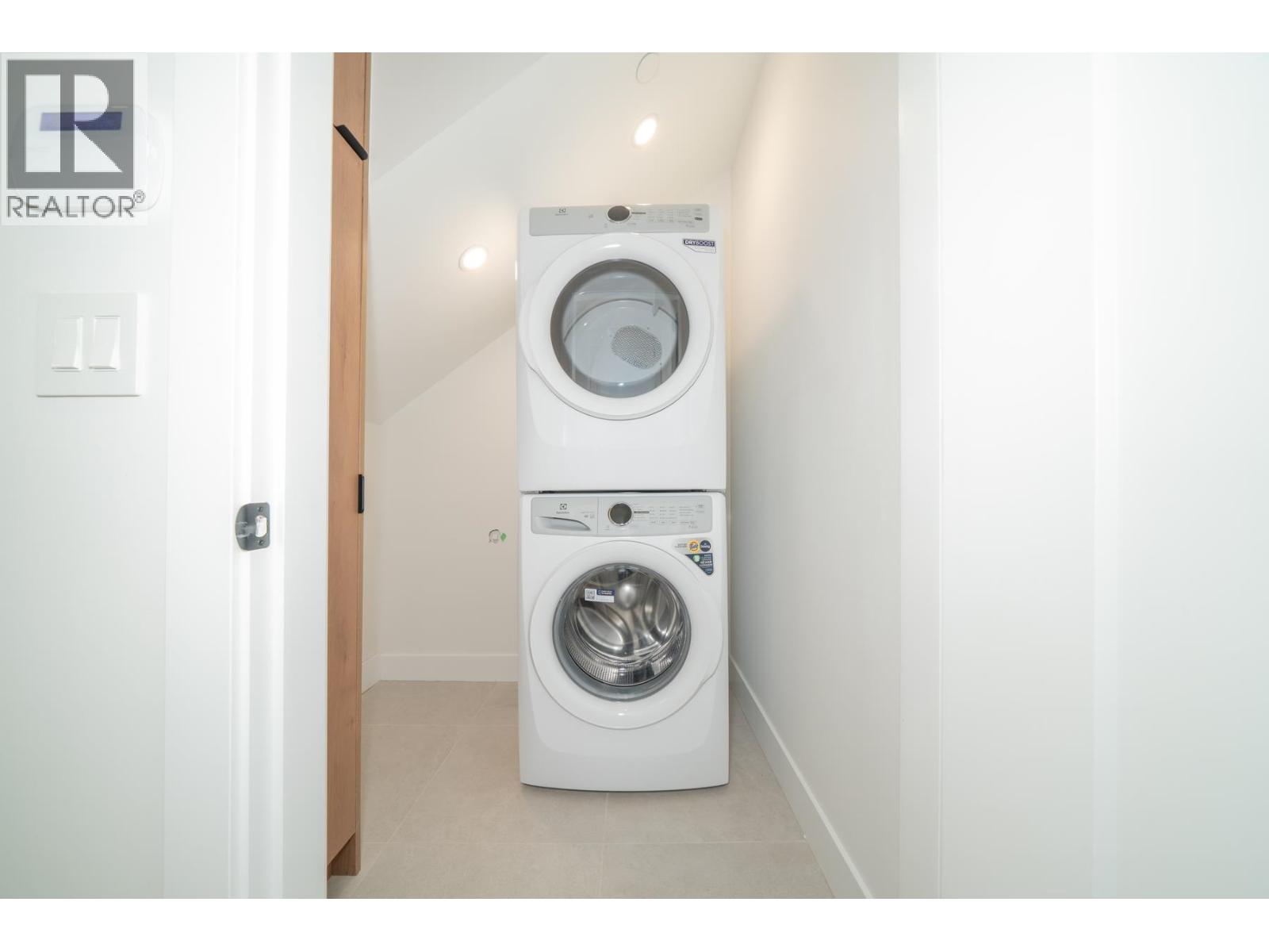 1933 E 4th Avenue, Vancouver, British Columbia  V5N 1K3 - Photo 5 - R3125738