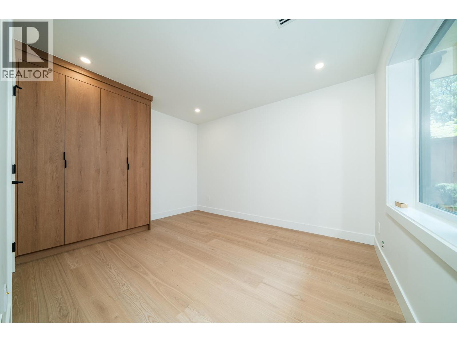 1933 E 4th Avenue, Vancouver, British Columbia  V5N 1K3 - Photo 2 - R3125738