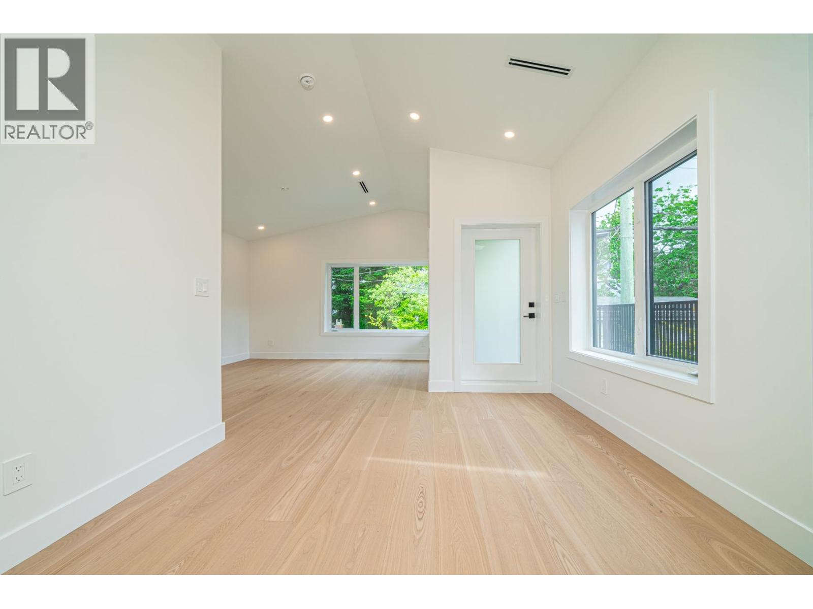 1933 E 4th Avenue, Vancouver, British Columbia  V5N 1K3 - Photo 11 - R3125738