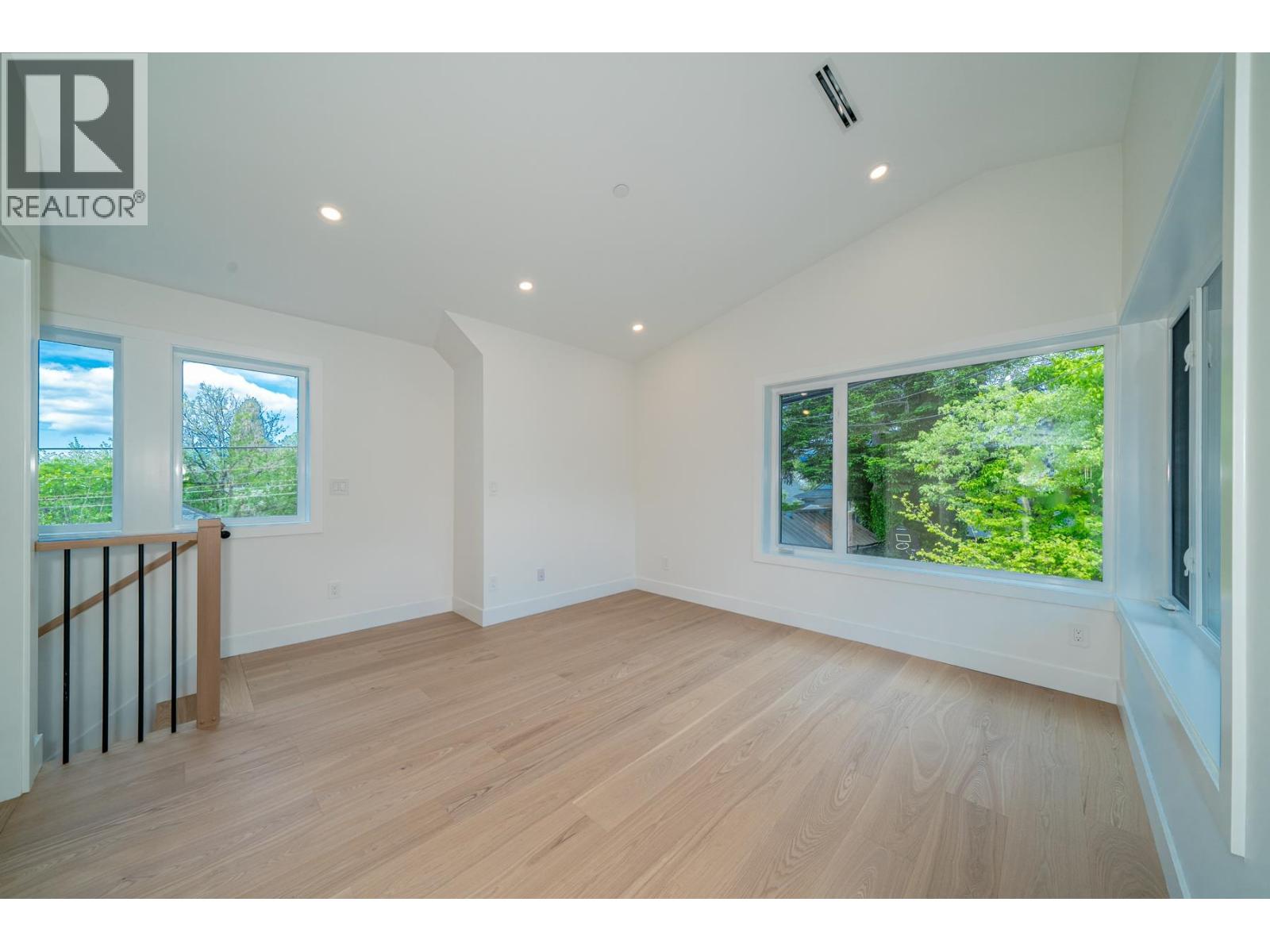1933 E 4th Avenue, Vancouver, British Columbia  V5N 1K3 - Photo 8 - R3125738