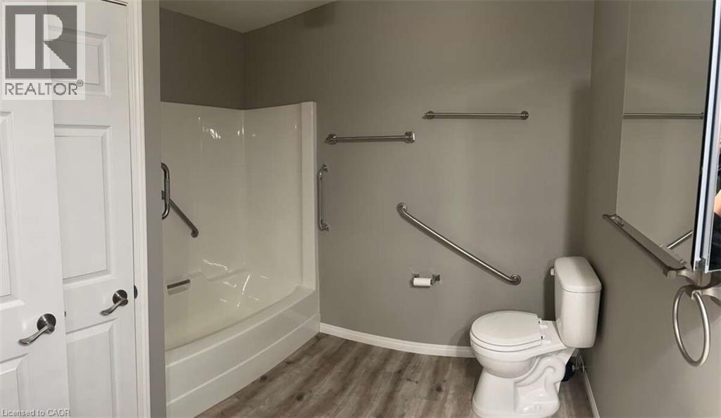 4 Peter Street, Hamilton, Ontario  L8B 0Z4 - Photo 9 - 40813682
