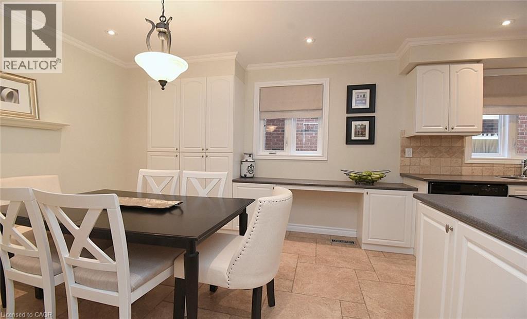 1115 Avondale Drive, Oakville, Ontario  L6H 5K9 - Photo 4 - 40831118