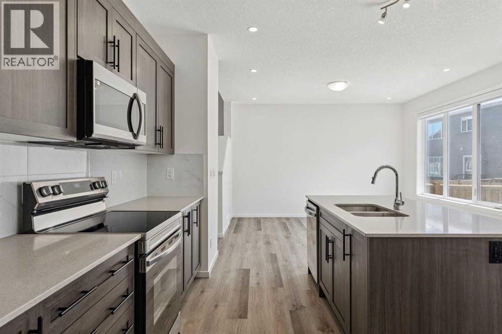 25 Yorkstone Row SW, Calgary, Alberta T2X 5H4 - Photo 10 - A2296058
