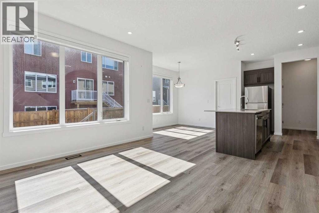 25 Yorkstone Row SW, Calgary, Alberta T2X 5H4 - Photo 6 - A2296058