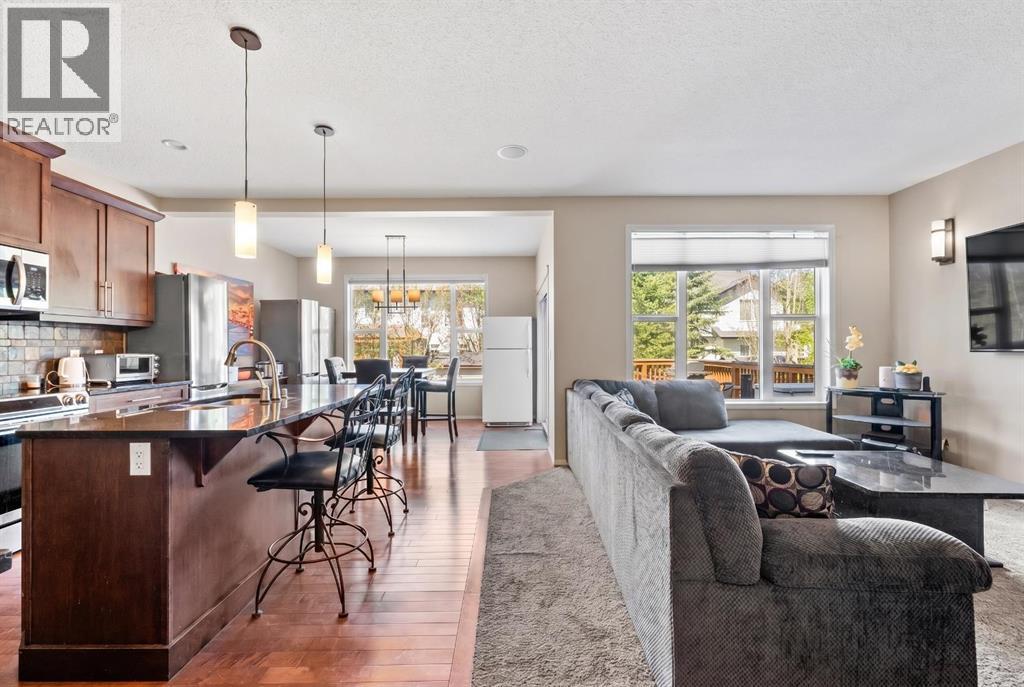 16 Cranarch Grove SE, Calgary, Alberta  T3M 0V5 - Photo 2 - A2303995