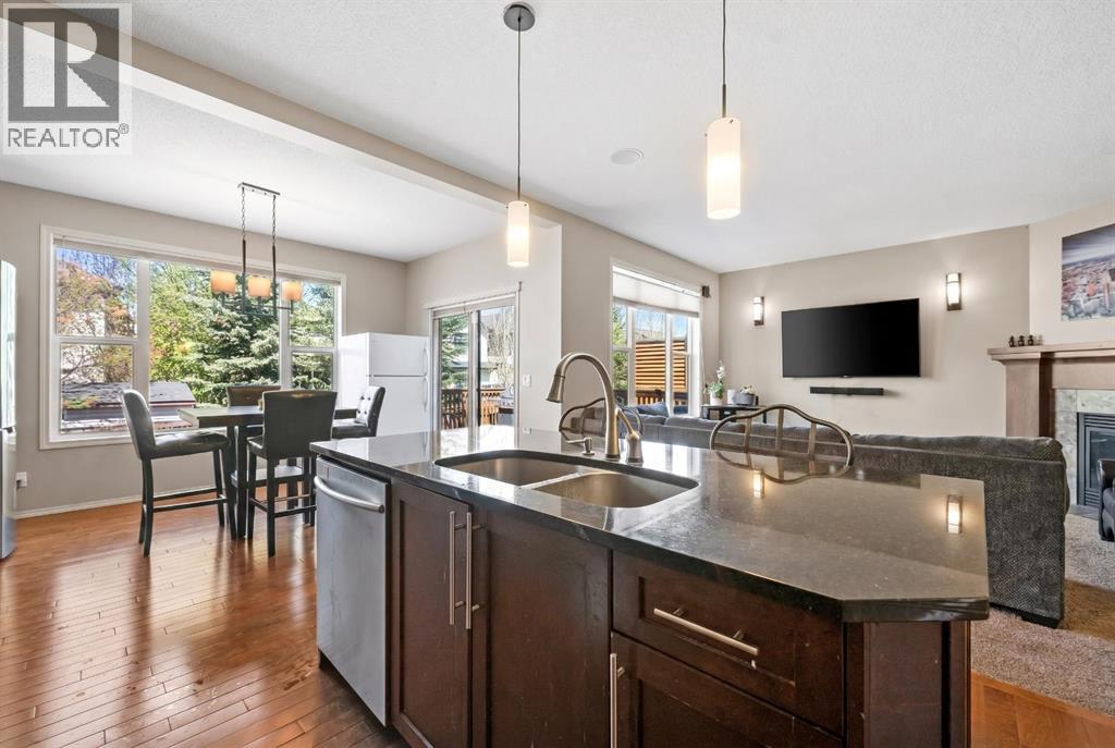 16 Cranarch Grove SE, Calgary, Alberta  T3M 0V5 - Photo 11 - A2303995