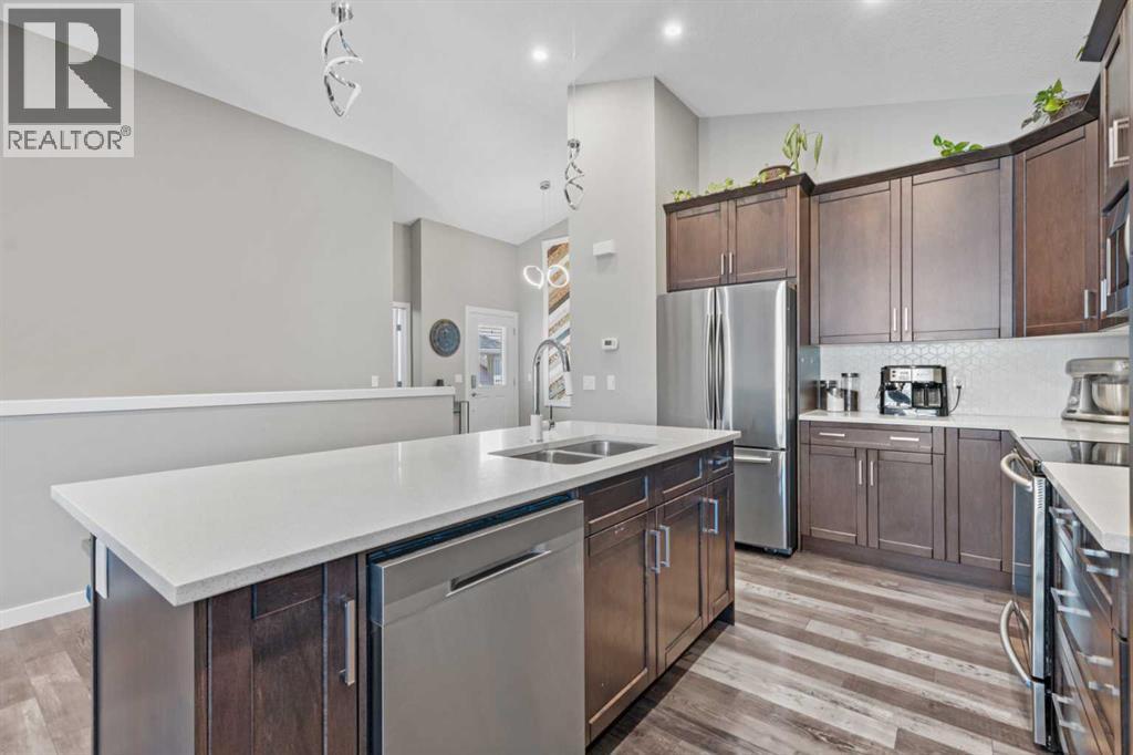 6 Drake Landing Grove, Okotoks, Alberta  T1S 0P6 - Photo 12 - A2306180