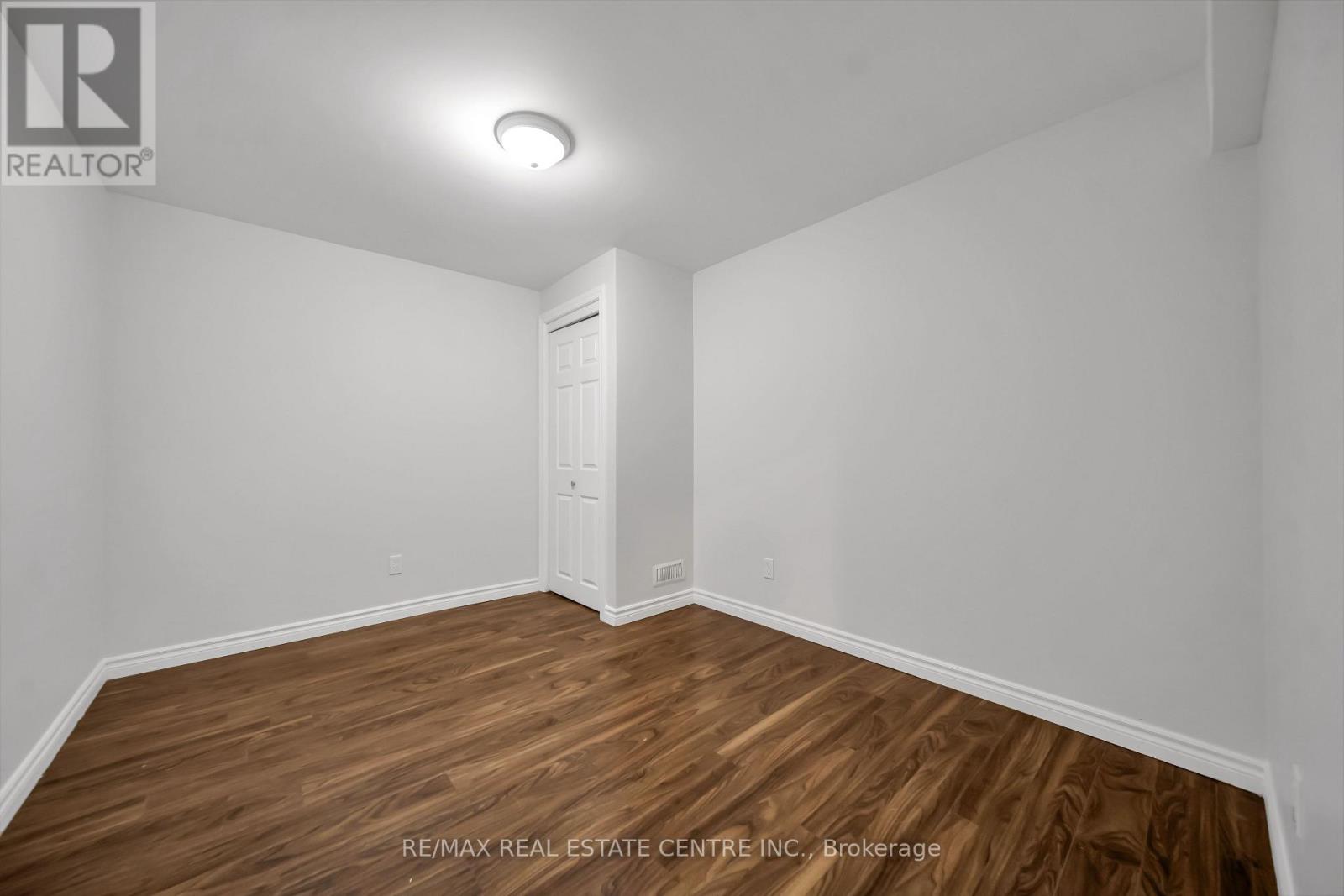 1074 Farmstead (Bsmt) Drive, Milton, Ontario L9T 8G5 - Photo 14 - W13018788