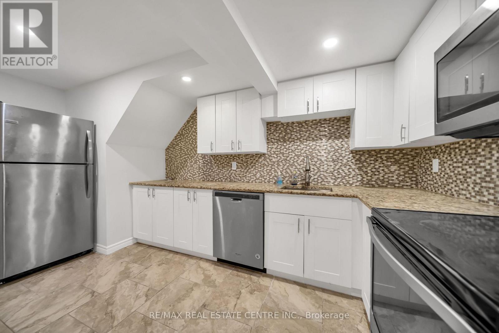 1074 Farmstead (Bsmt) Drive, Milton, Ontario L9T 8G5 - Photo 10 - W13018788