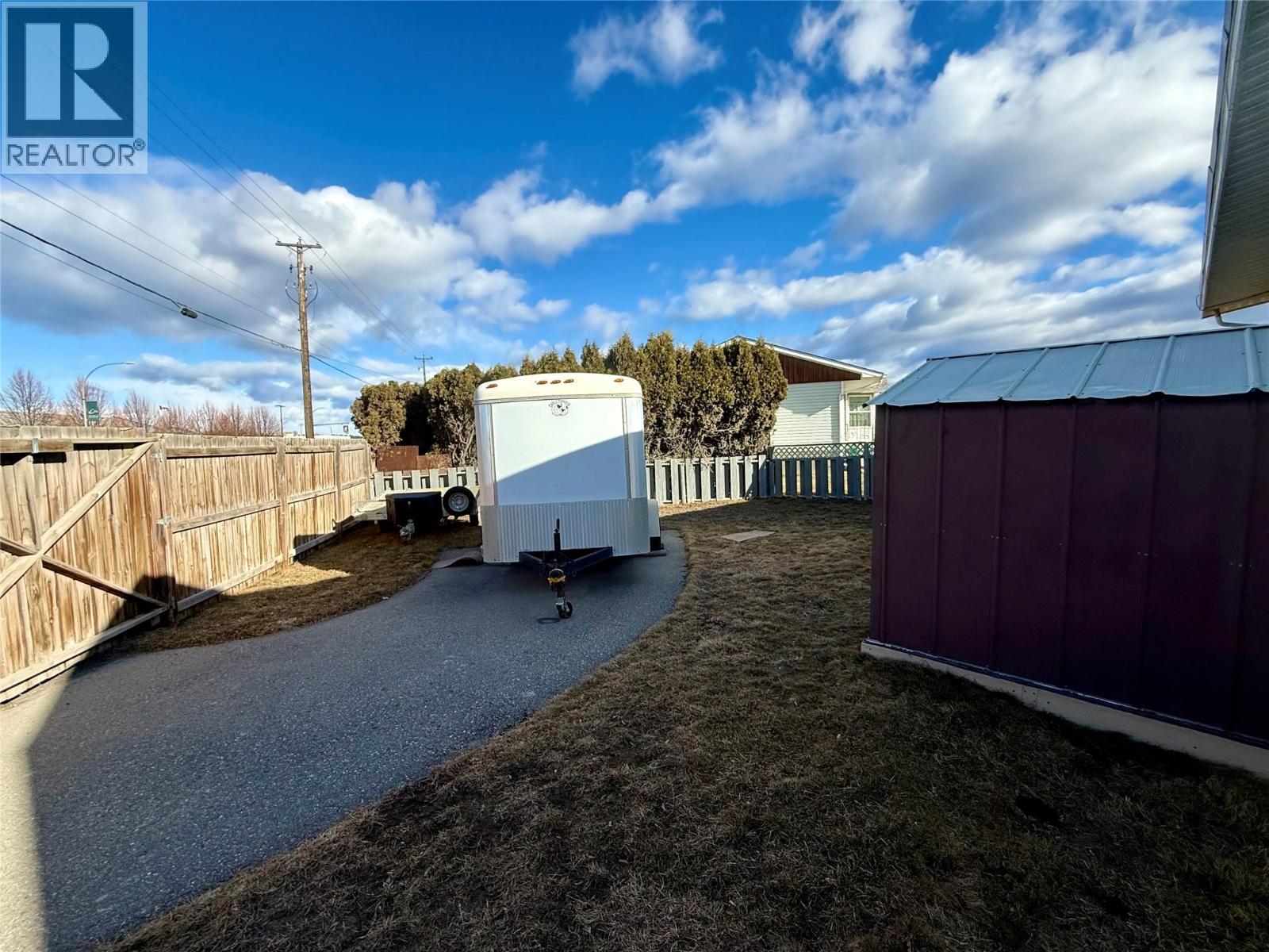 251 21st Avenue N, Cranbrook, British Columbia  V1C 4M6 - Photo 3 - 10379462