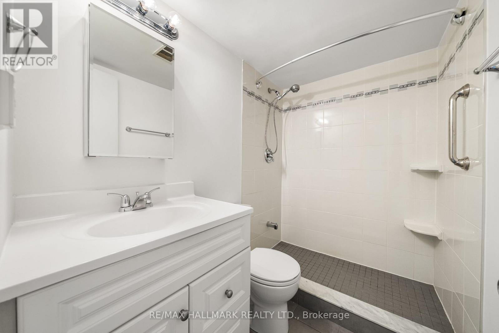 3112 - 40 Homewood Avenue, Toronto, Ontario  M4Y 2K2 - Photo 15 - C13155010