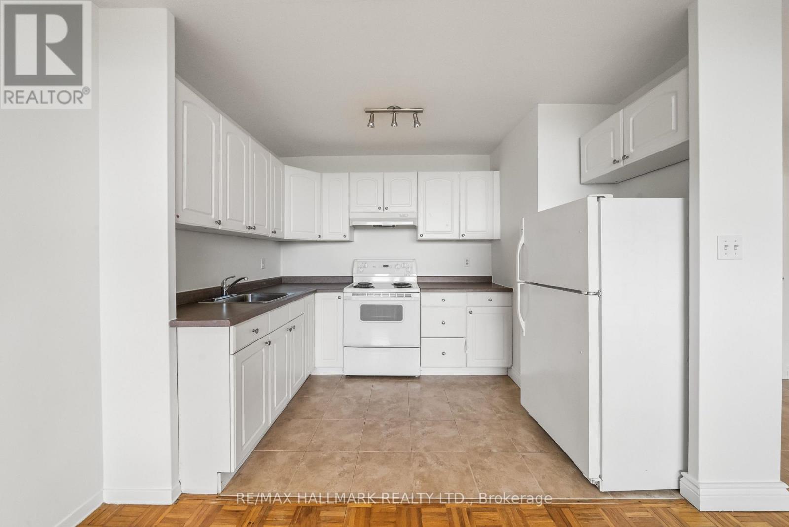 3112 - 40 Homewood Avenue, Toronto, Ontario  M4Y 2K2 - Photo 8 - C13155010