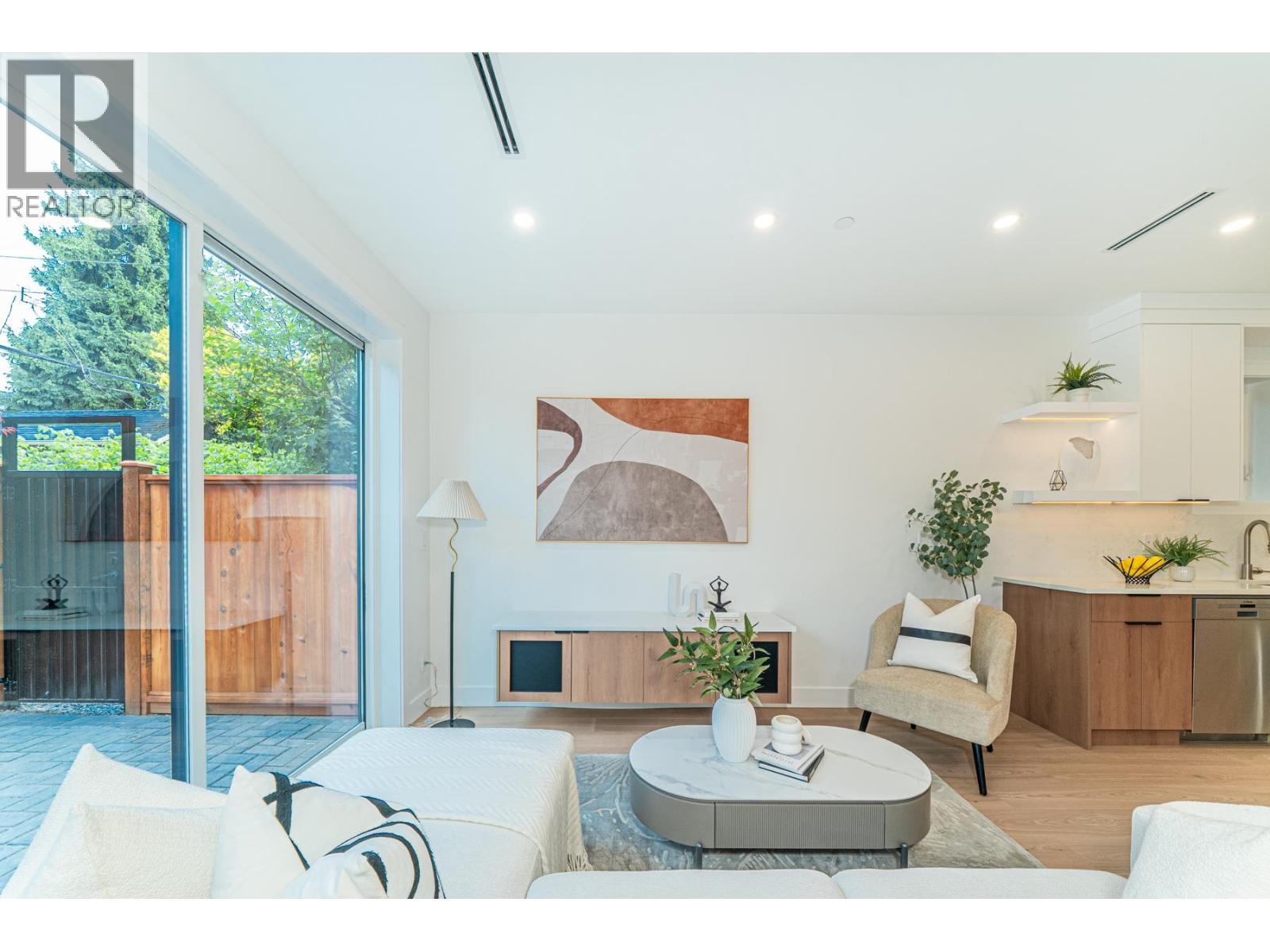 1935 E 4th Avenue, Vancouver, British Columbia  V5N 1K3 - Photo 7 - R3125769