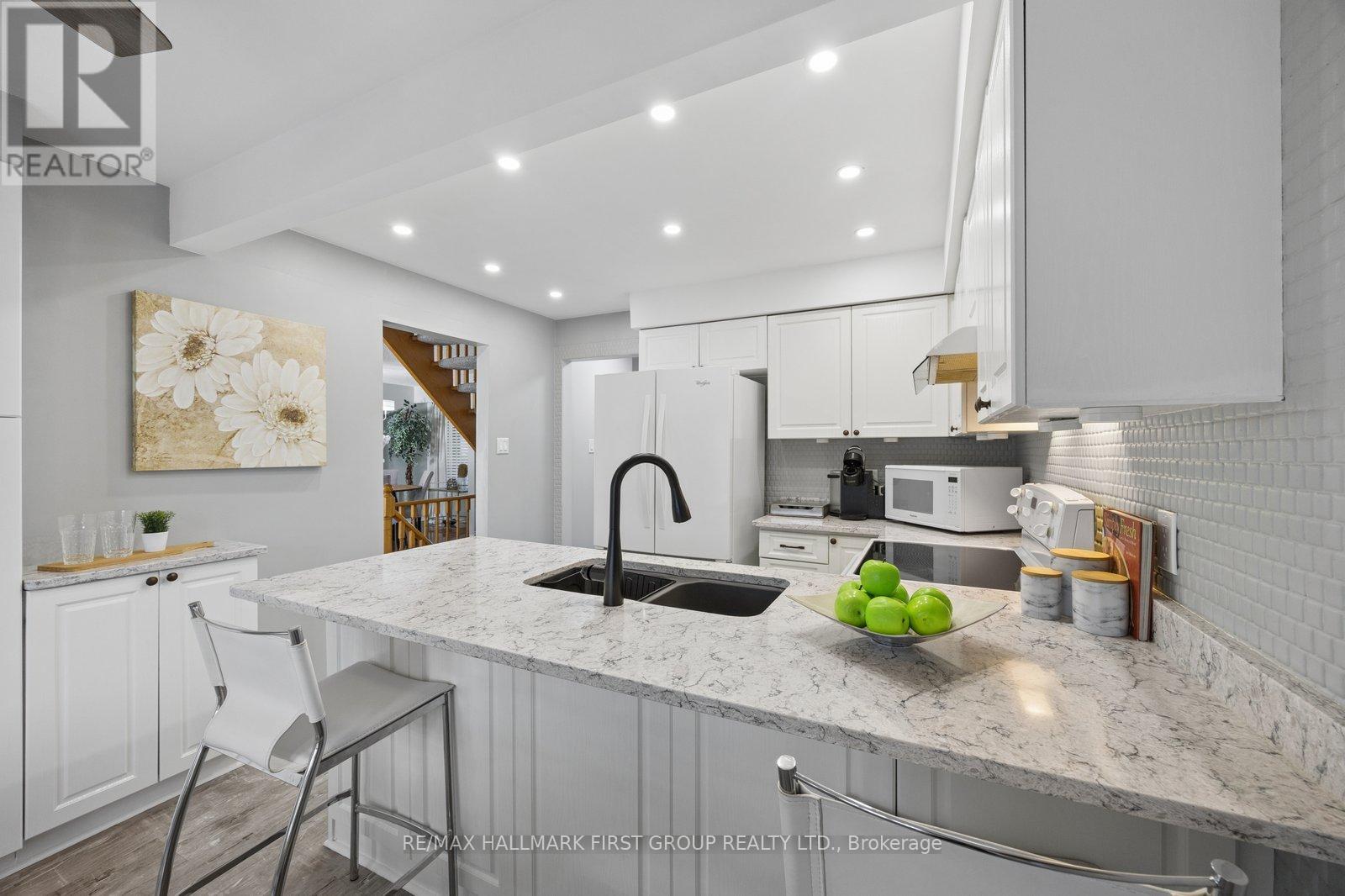 28 Empson Court, Ajax, Ontario  L1S 3Y3 - Photo 10 - E13154754