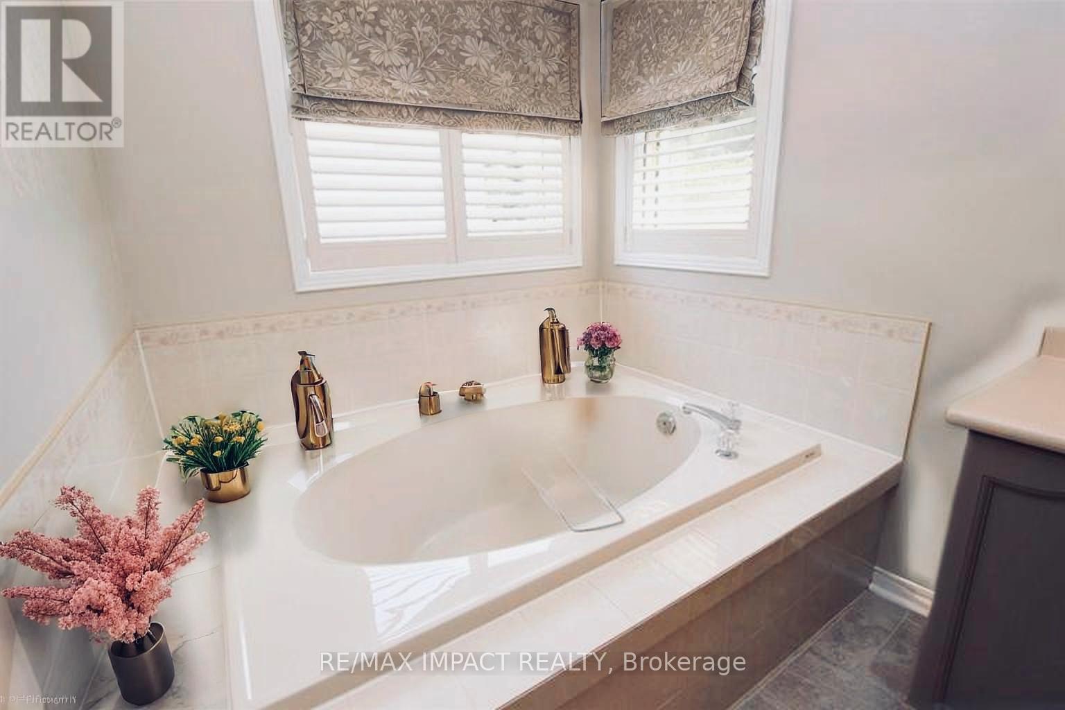 470 Safari Drive, Oshawa, Ontario  L1K 1B6 - Photo 12 - E13154834
