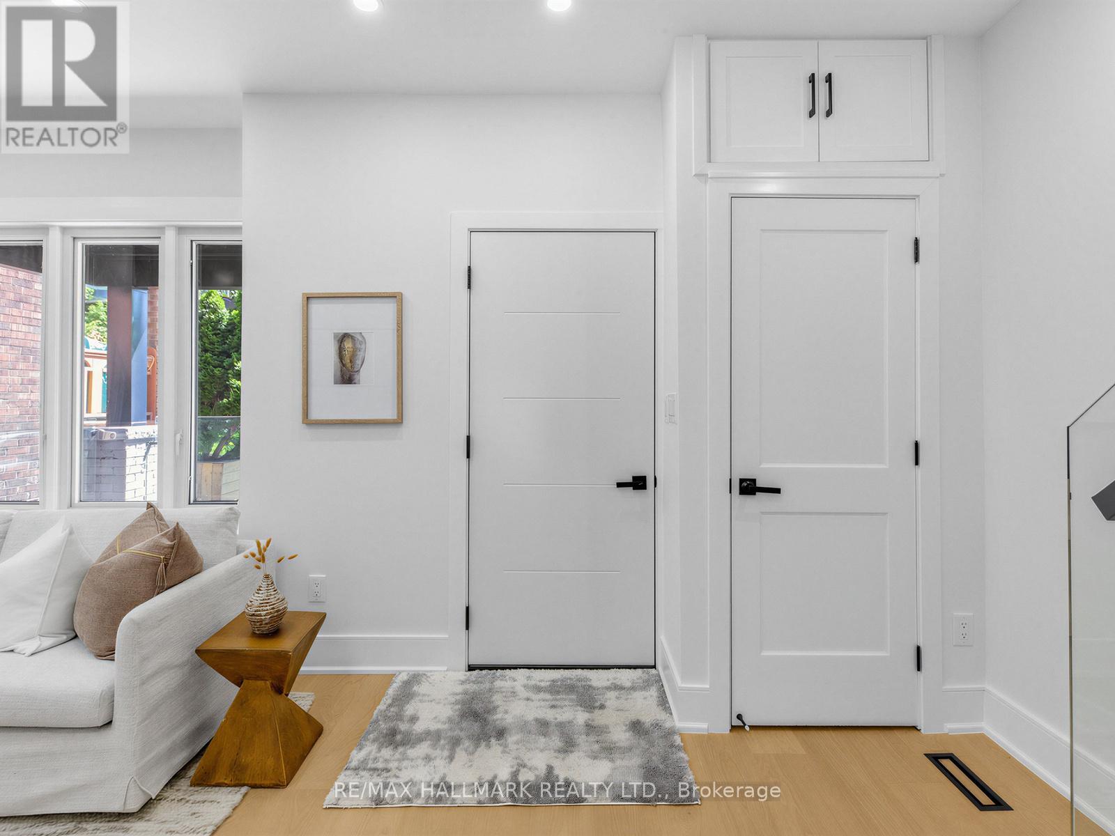 208 Gainsborough Road, Toronto, Ontario  M4L 3C6 - Photo 4 - E13154882